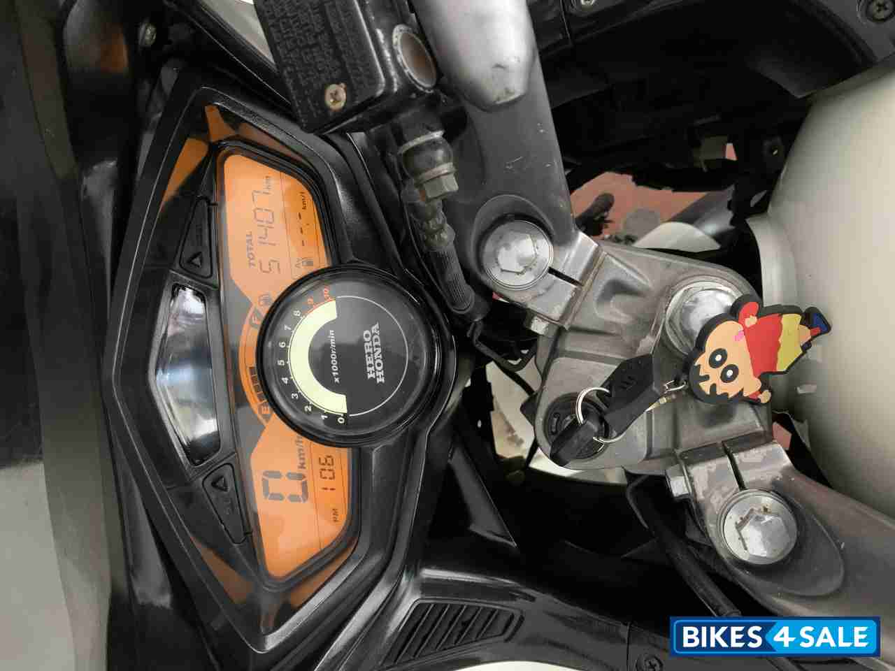 White Hero Karizma ZMR