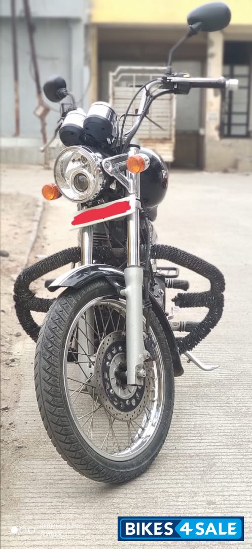 Black Royal Enfield Thunderbird 350