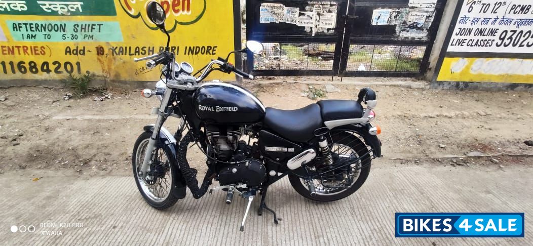Black Royal Enfield Thunderbird 350
