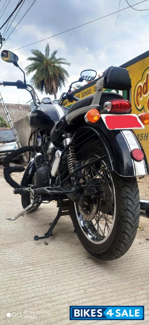 Black Royal Enfield Thunderbird 350