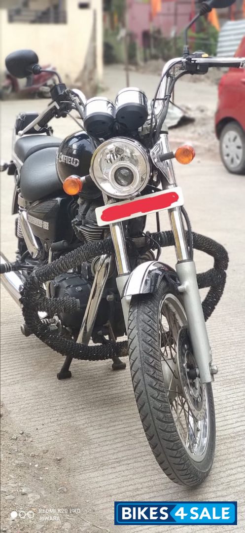 Black Royal Enfield Thunderbird 350