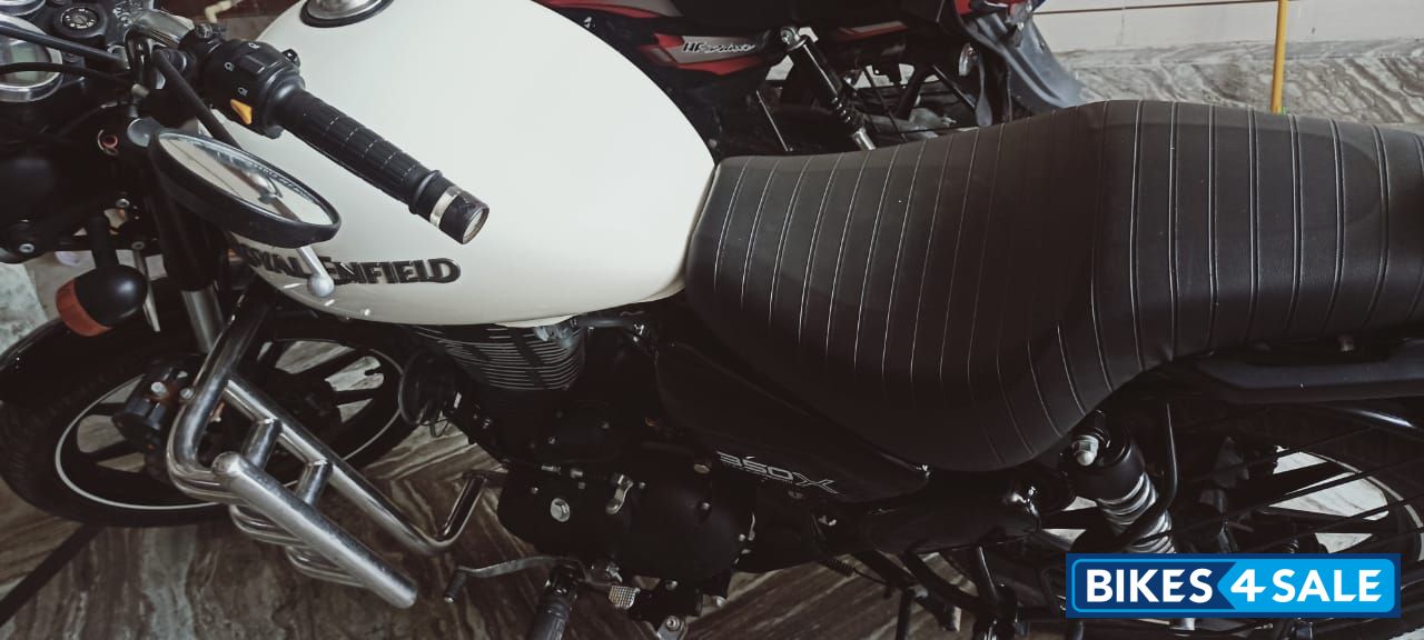 White Royal Enfield Thunderbird X 350