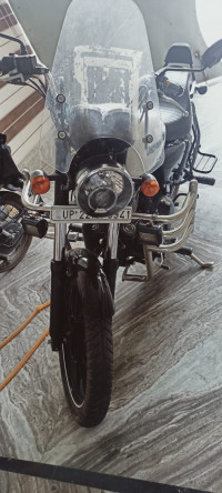 White Royal Enfield Thunderbird X 350