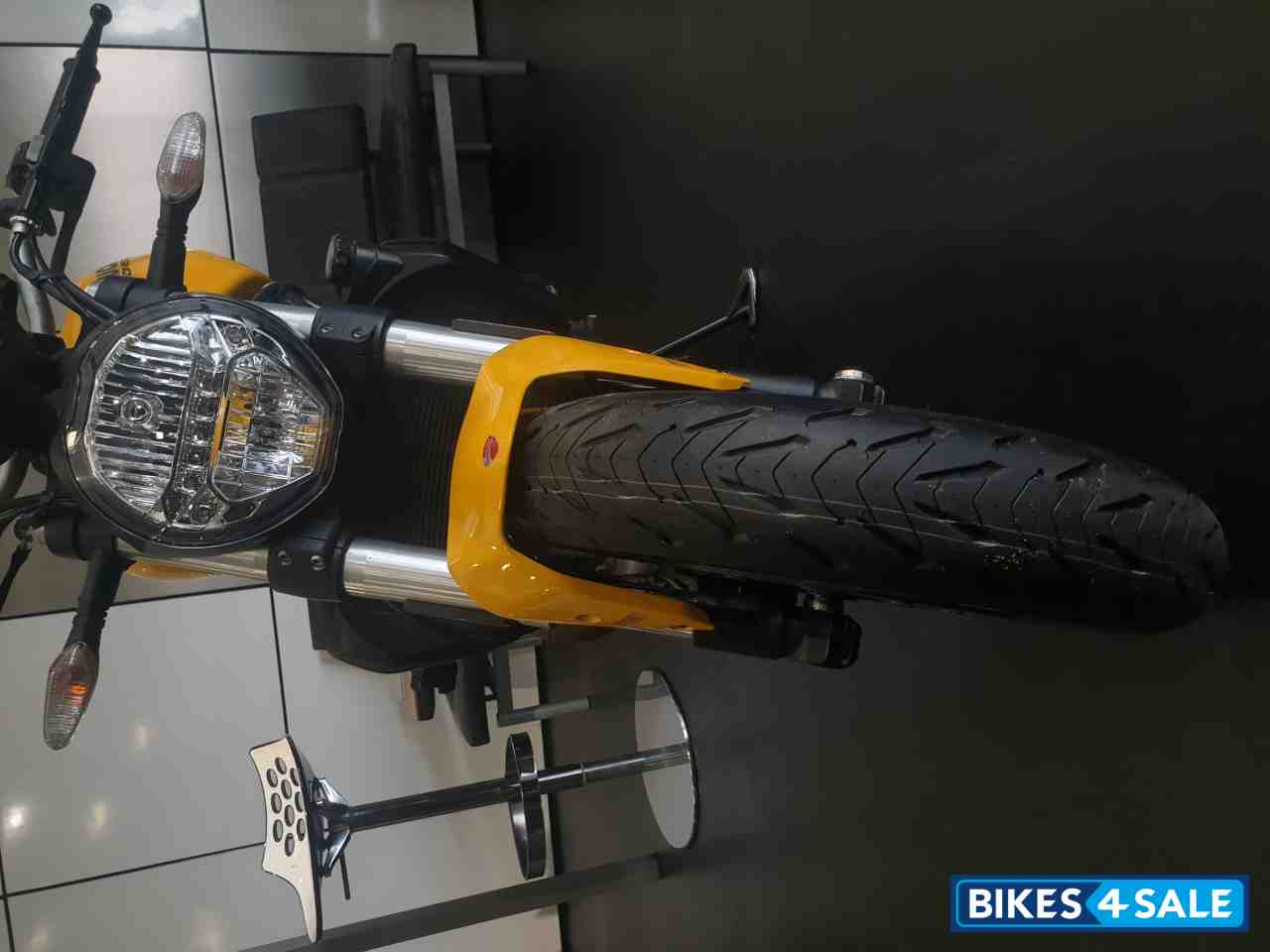 Yellow Ducati Monster 821