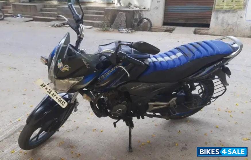 Blue Bajaj Discover 100T Blue Bajaj Discover 100T