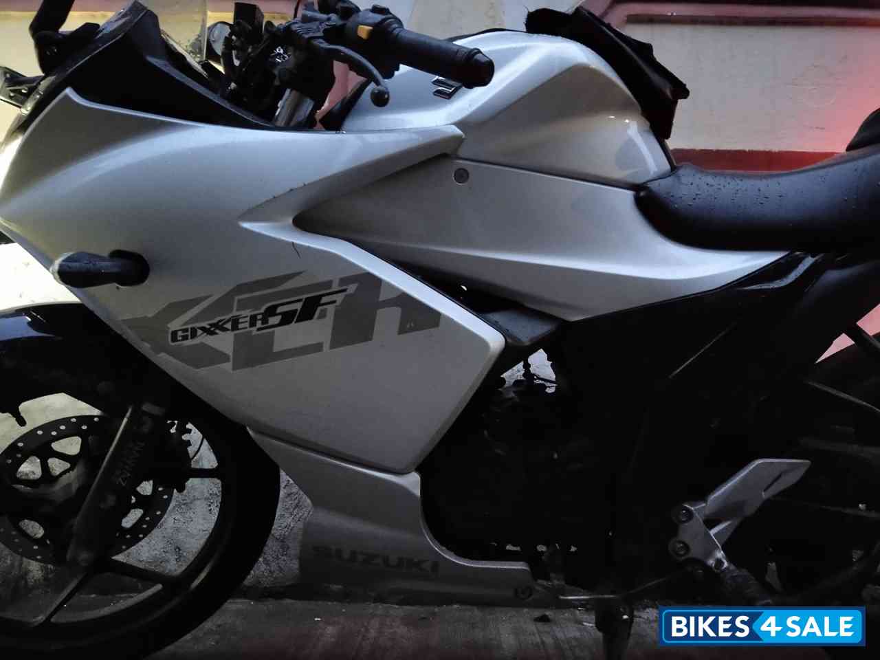 Silver Colour Suzuki Gixxer SF Fi