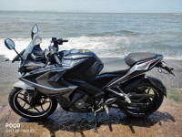 Black Bajaj Pulsar RS 200 ABS