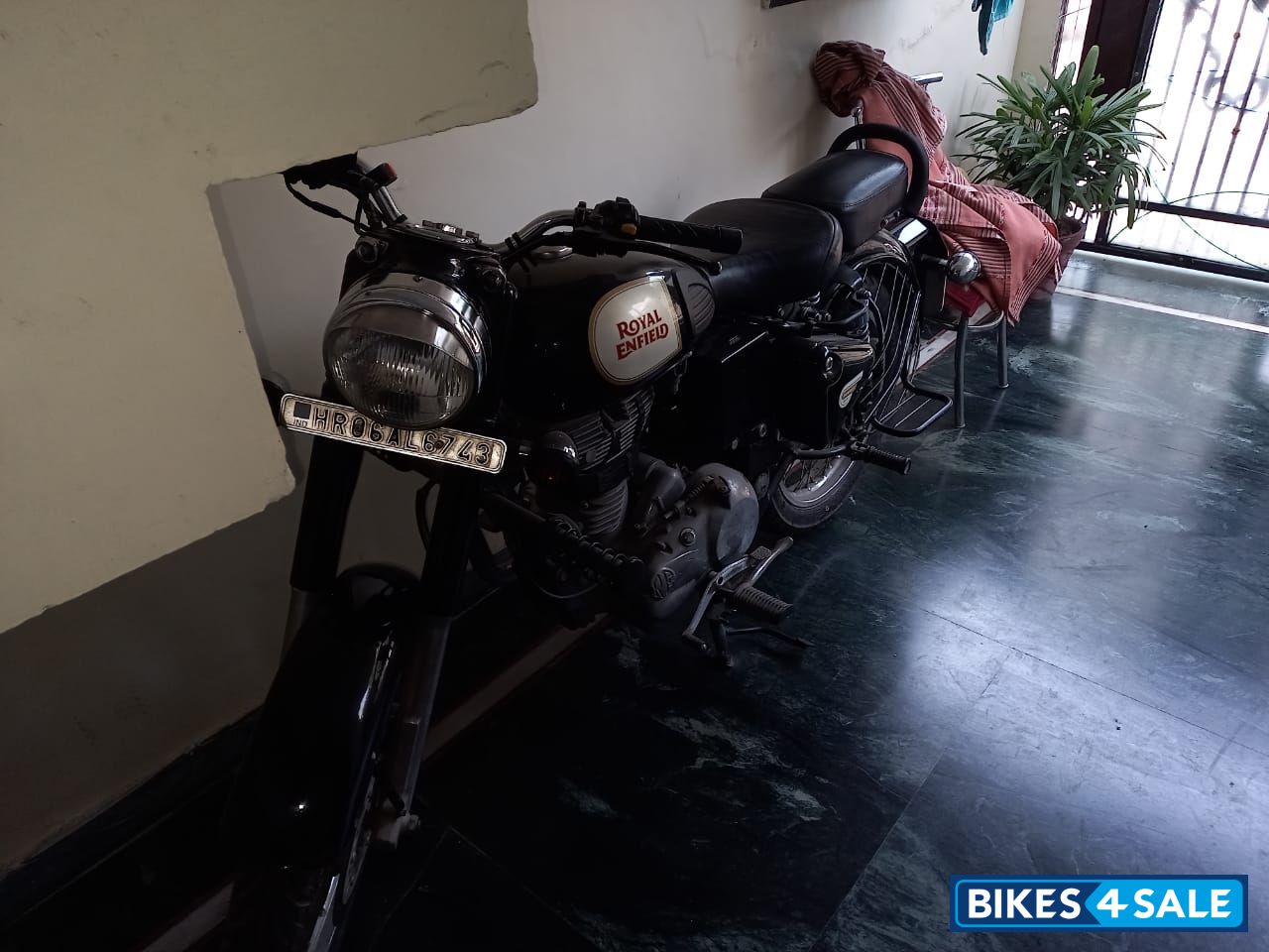 Black Royal Enfield Classic 350