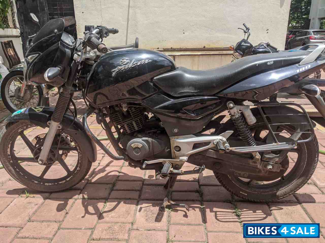Black Bajaj Pulsar 180 DTSi