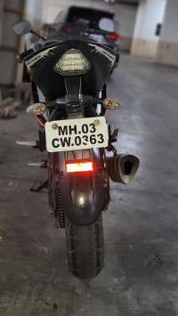 Black Yamaha YZF R15 V2