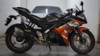 Black Yamaha YZF R15 V2