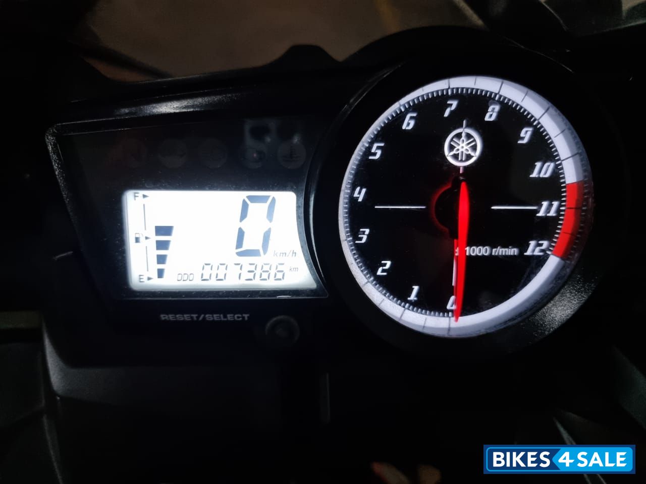 Black Yamaha YZF R15 V2