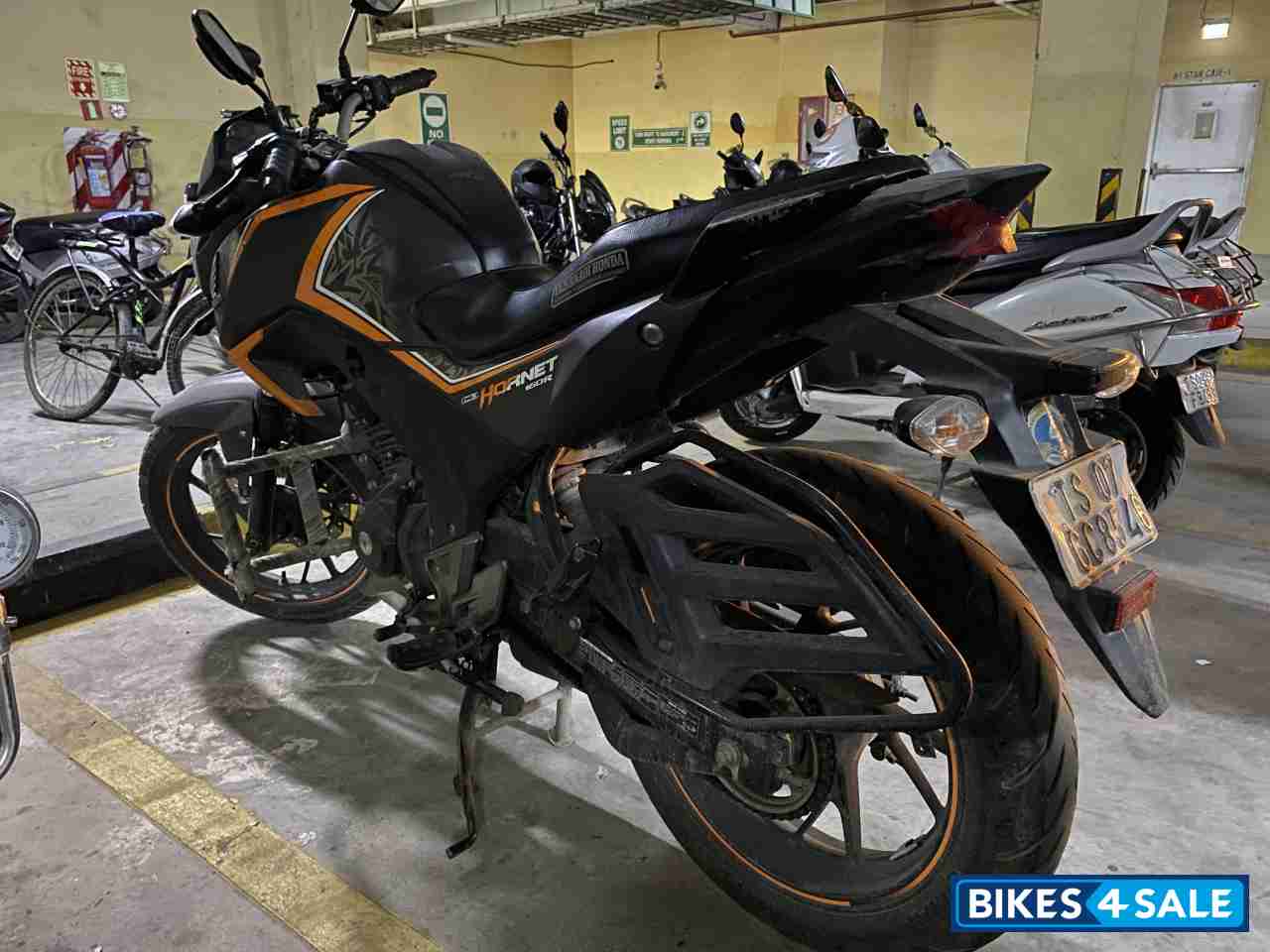 Mars Orange Honda CB Hornet 160R