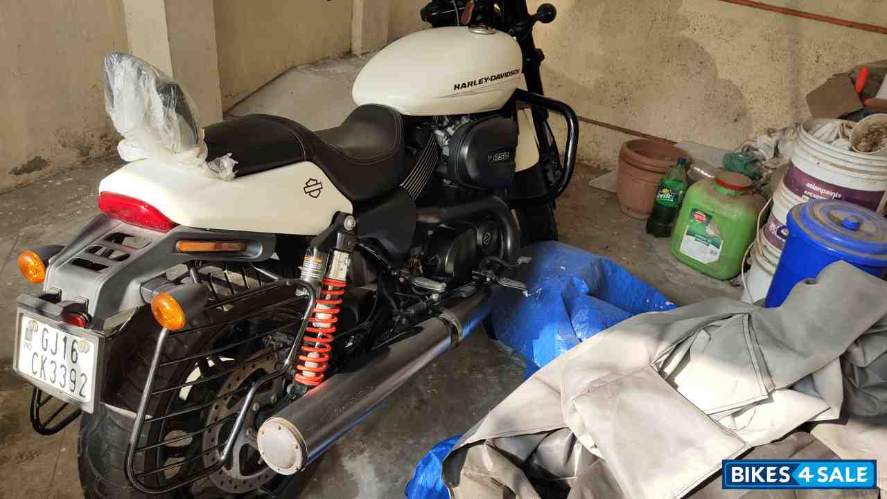 White Harley Davidson Street Rod