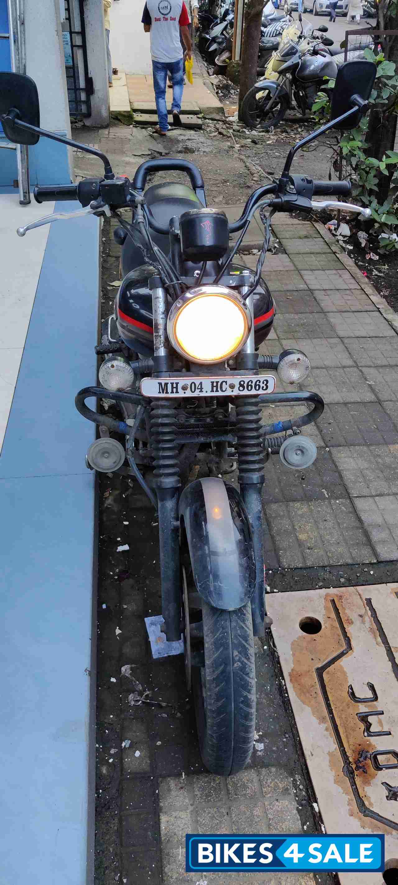 Bajaj Avenger 220 DTS-i