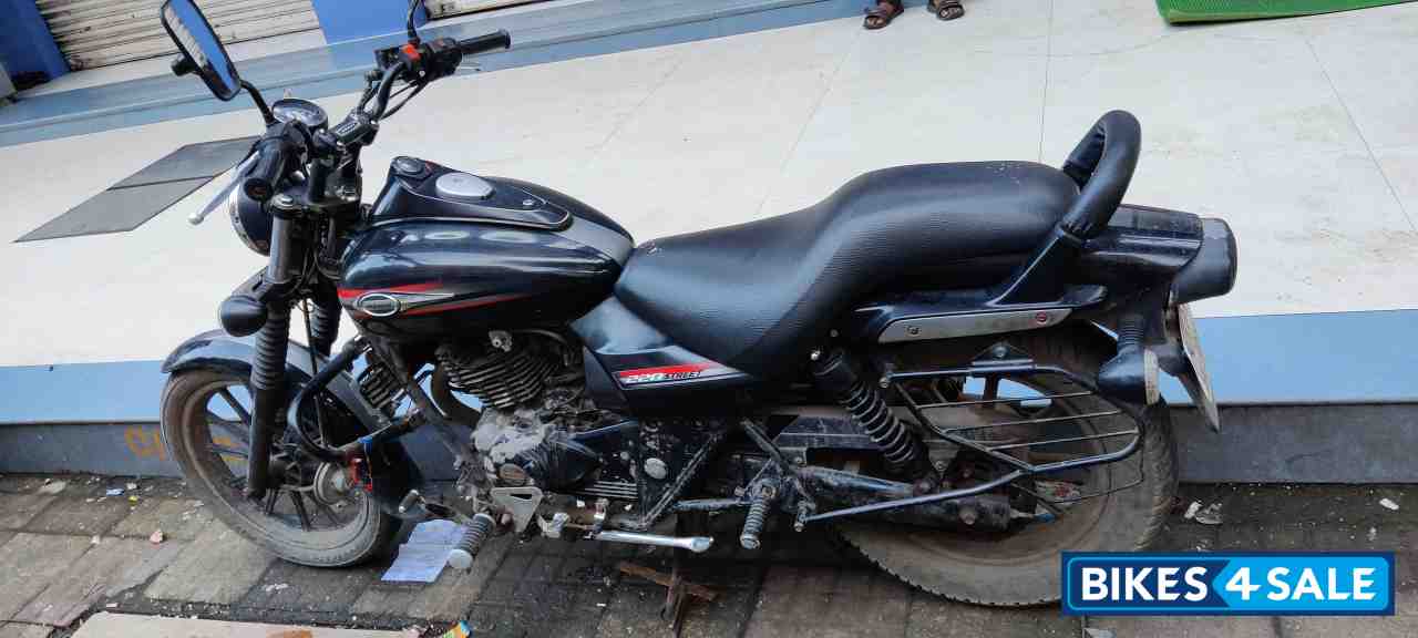Bajaj Avenger 220 DTS-i