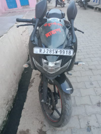 Black Suzuki Gixxer SF