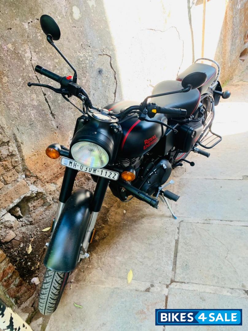 Royal Enfield Classic Stealth Black