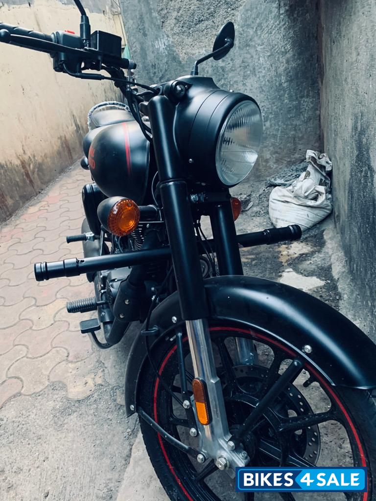 Royal Enfield Classic Stealth Black