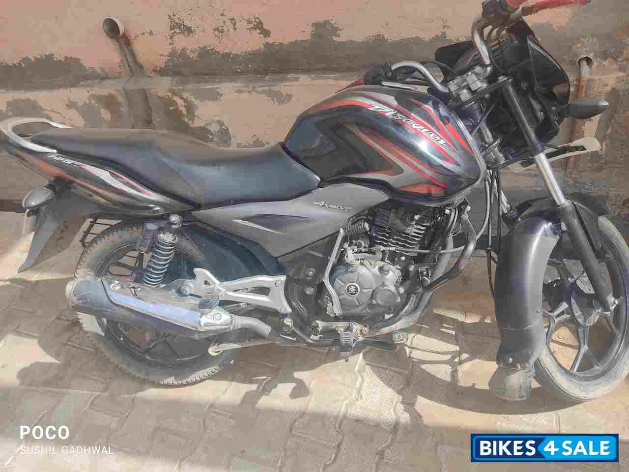 Black And Red Bajaj Discover 125T