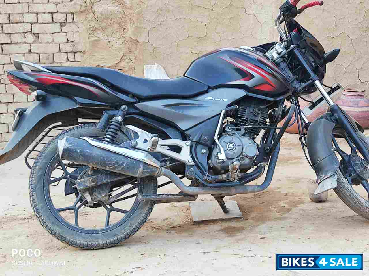 Black And Red Bajaj Discover 125T