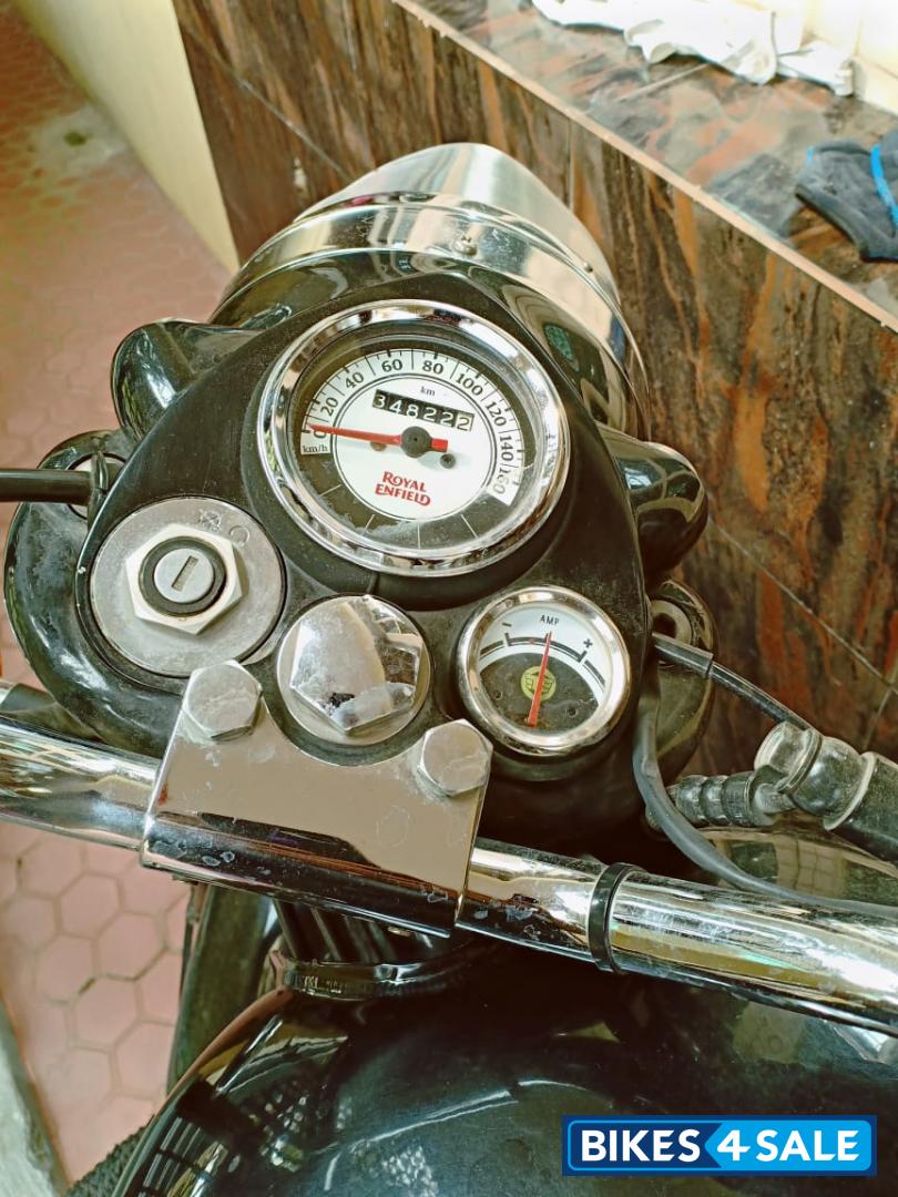 Black Royal Enfield Bullet Standard 350