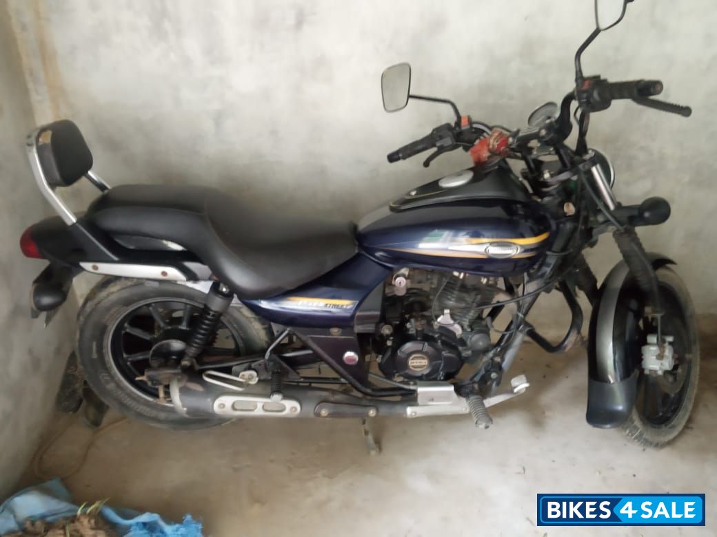 Blue Bajaj Avenger Street 150 Blue Bajaj Avenger Street 150