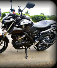 Black Yamaha MT-15
