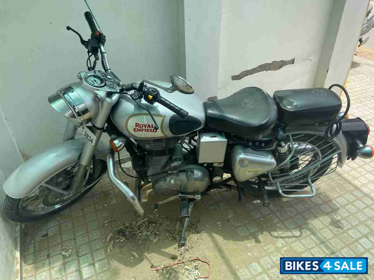 Silver Royal Enfield Classic 350 Silver Royal Enfield Classic 350