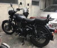 Royal Enfield Classic Stealth Black 2018 Model
