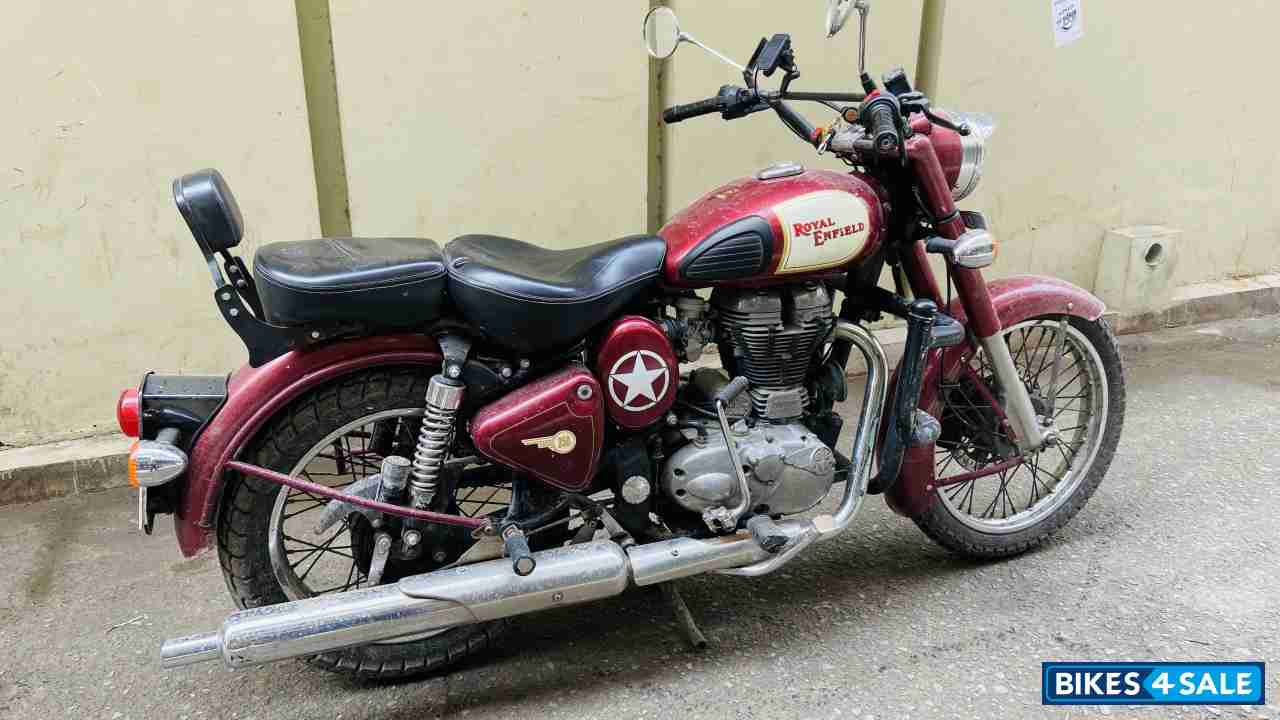 Maroon Royal Enfield Classic 350 Maroon Royal Enfield Classic 350