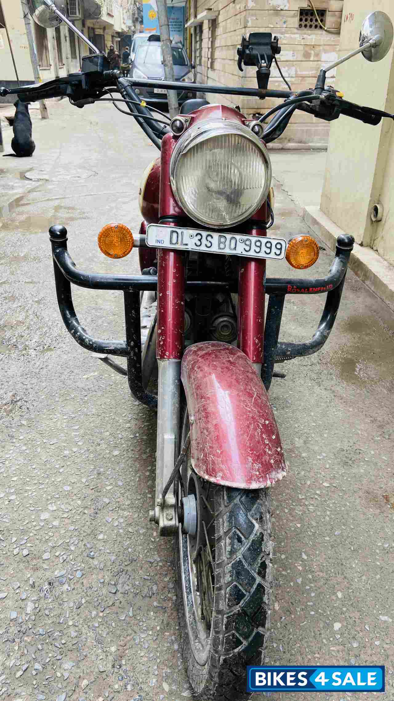 Maroon Royal Enfield Classic 350 Maroon Royal Enfield Classic 350