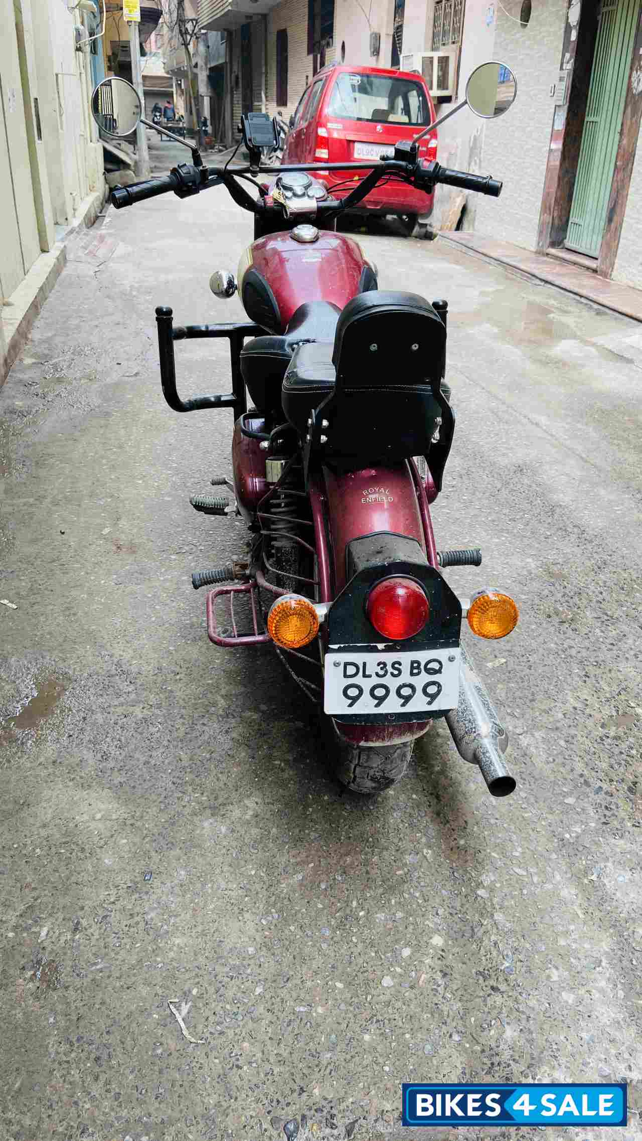 Maroon Royal Enfield Classic 350 Maroon Royal Enfield Classic 350