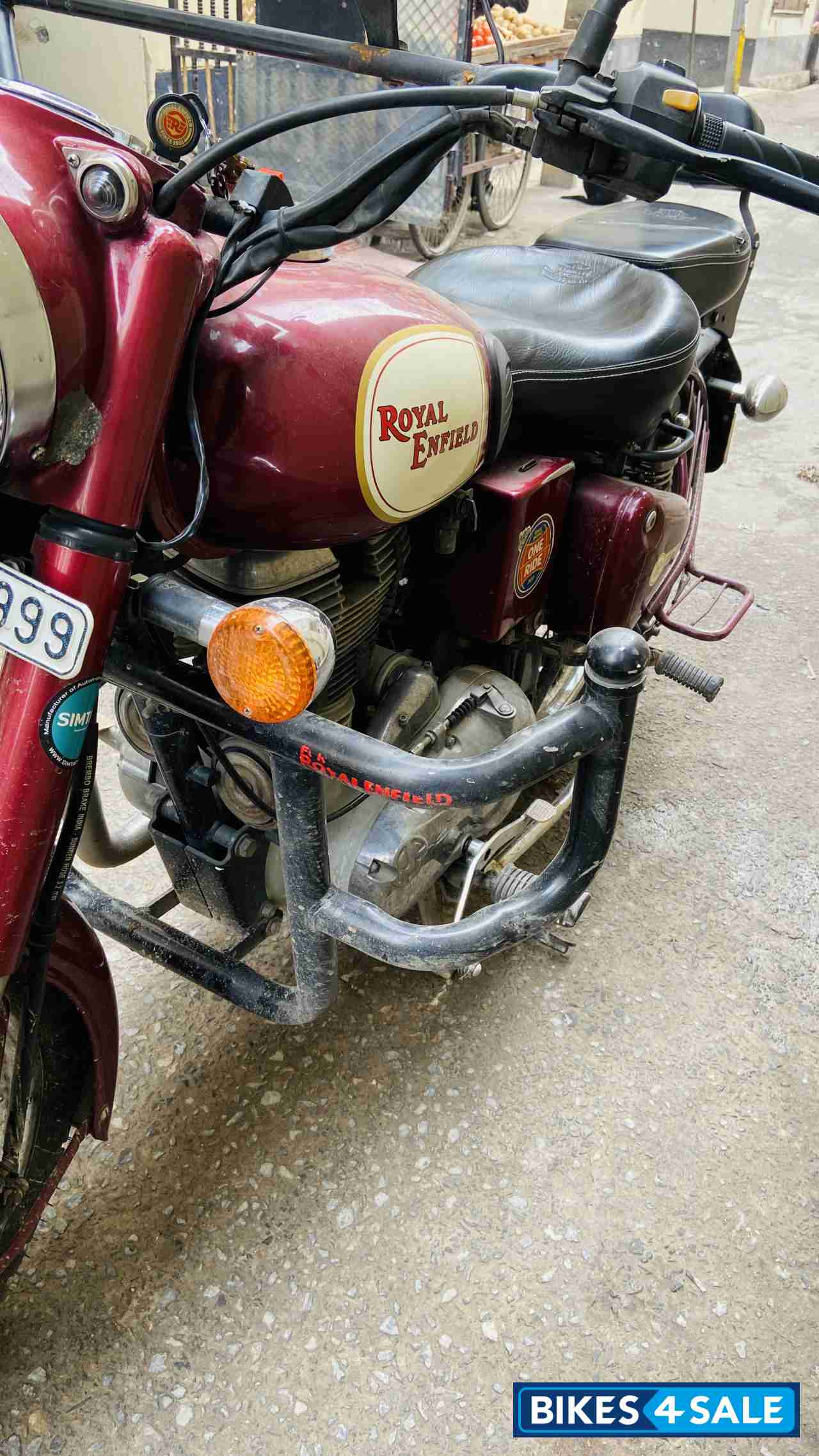 Maroon Royal Enfield Classic 350 Maroon Royal Enfield Classic 350