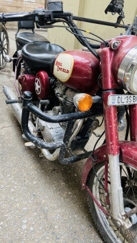Maroon Royal Enfield Classic 350