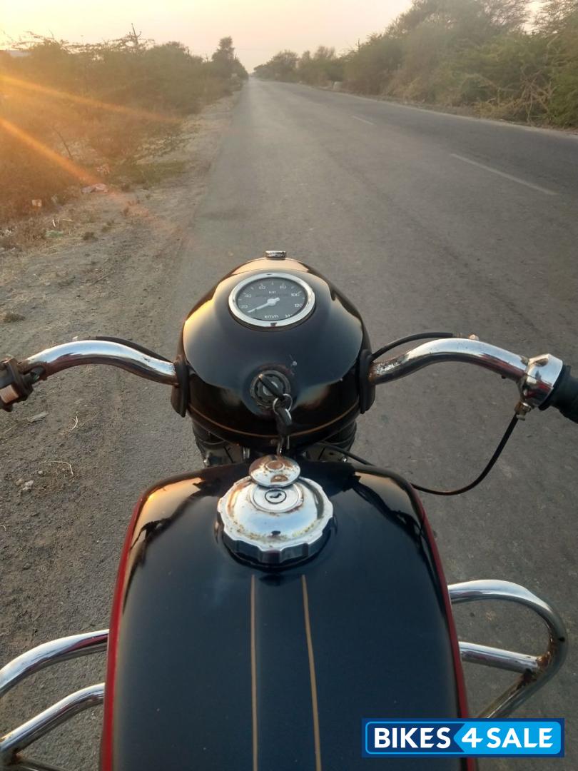 Ideal Jawa Yezdi Classic