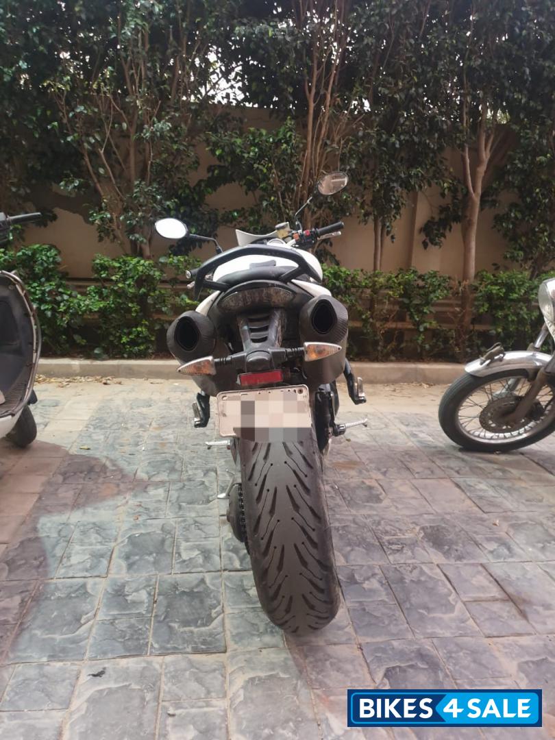 Crystal White Triumph Speed Triple