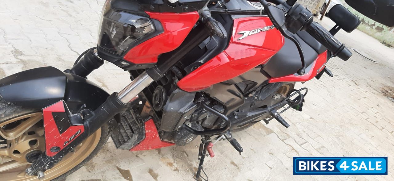 Red Bajaj Dominar 400