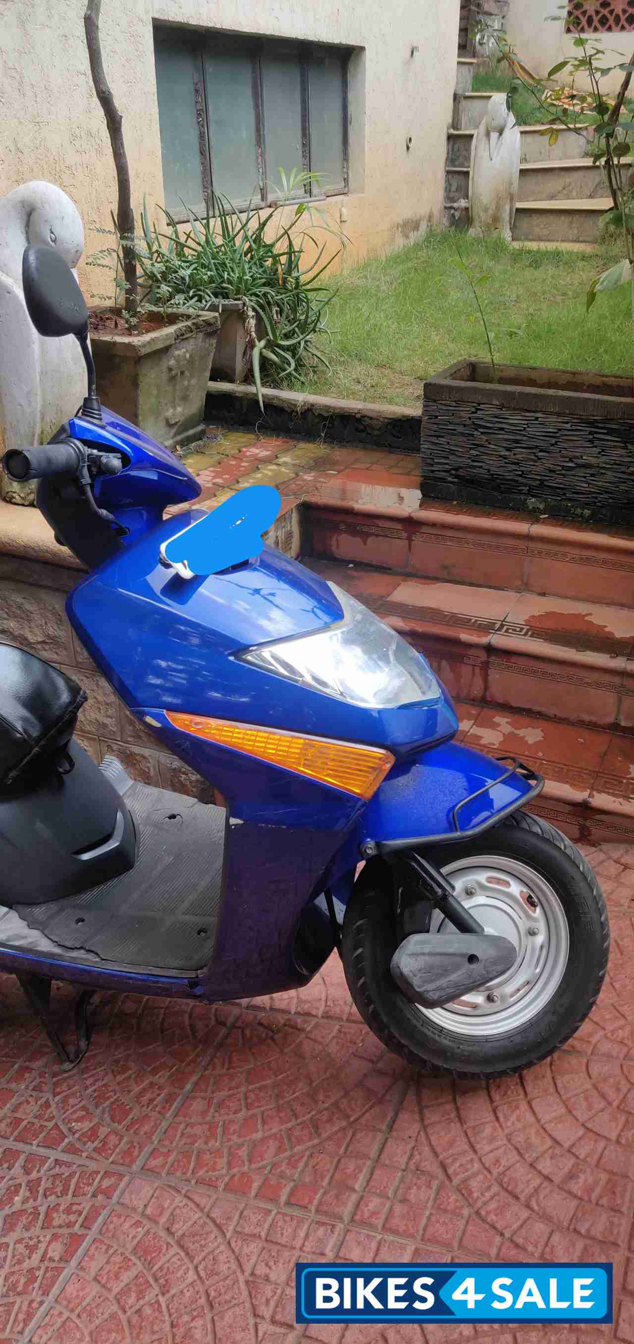 Blue Honda Dio