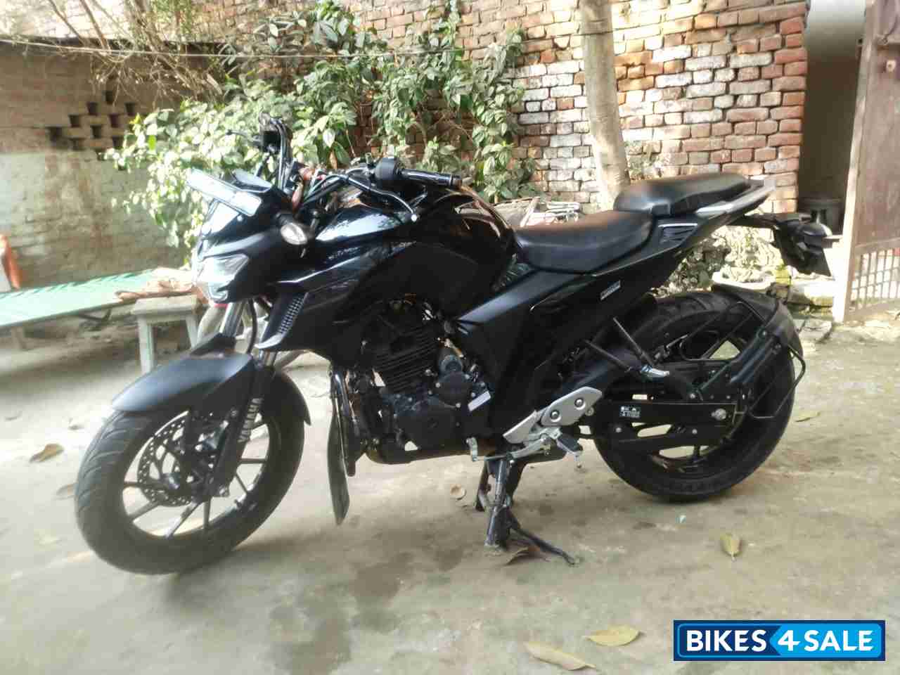 Yamaha FZ25