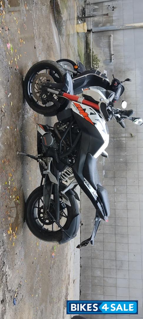 White & Black KTM Duke 200