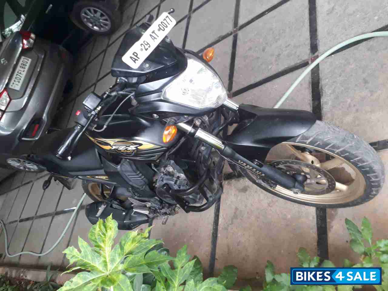 Midnight Black & Gold Yamaha FZ-S