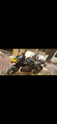 Black Suzuki Gixxer 150