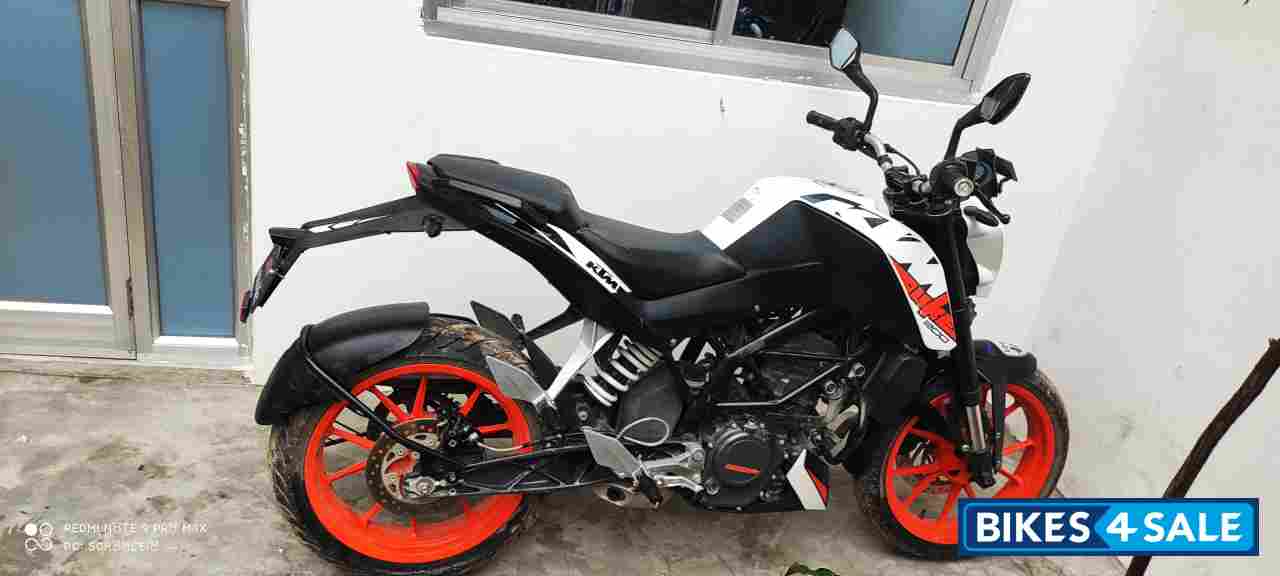 White KTM Duke 200