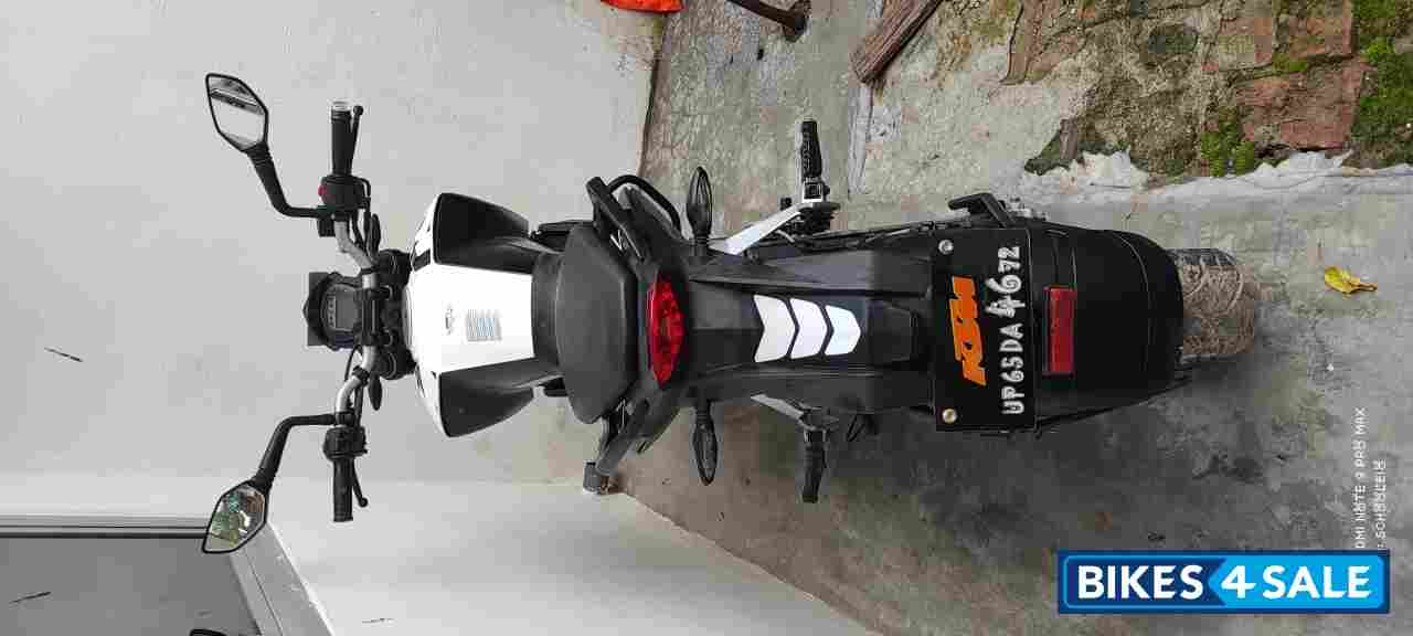 White KTM Duke 200