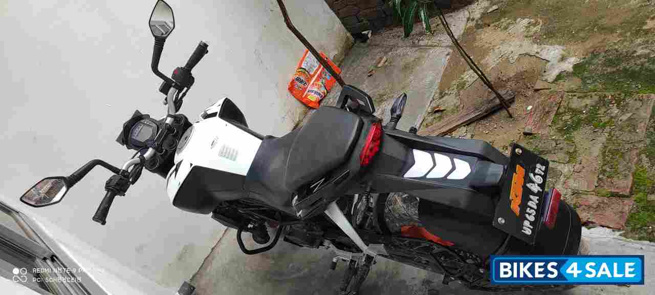 White KTM Duke 200