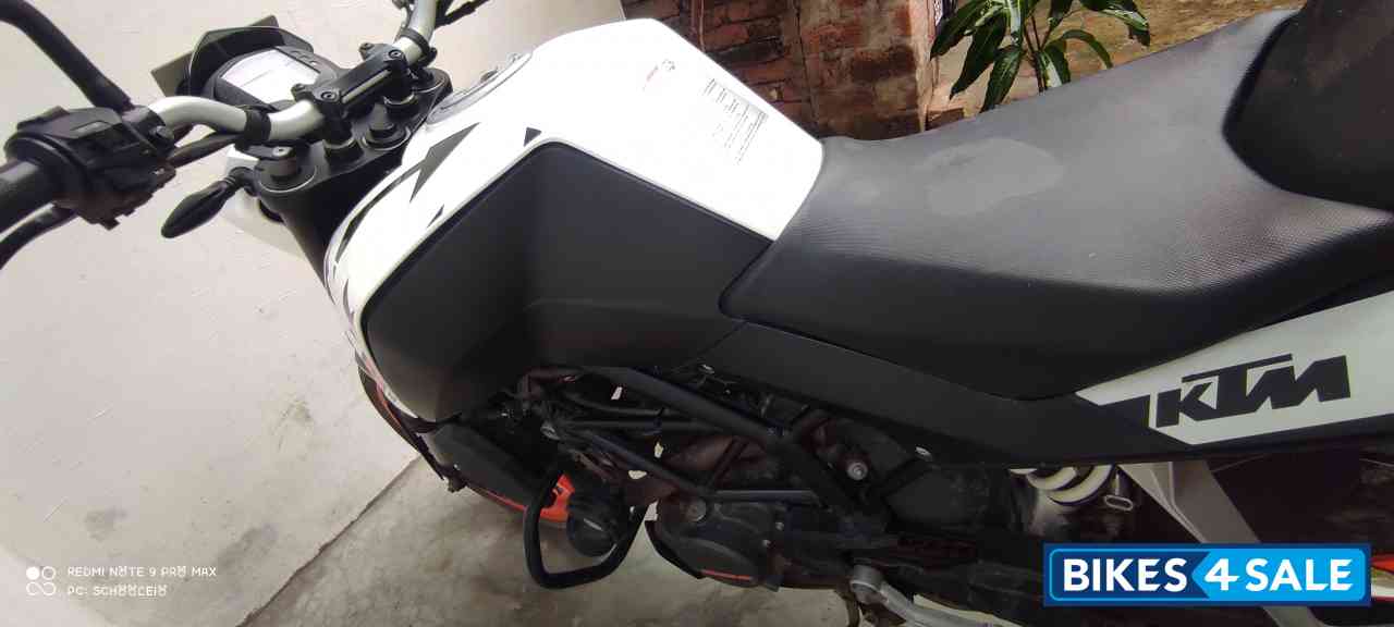 White KTM Duke 200