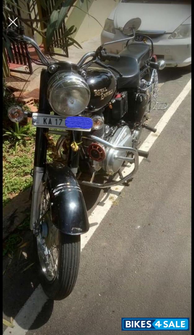 Black Royal Enfield Bullet Standard 350