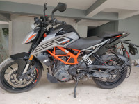 Silver Metallic KTM Duke 250 2020