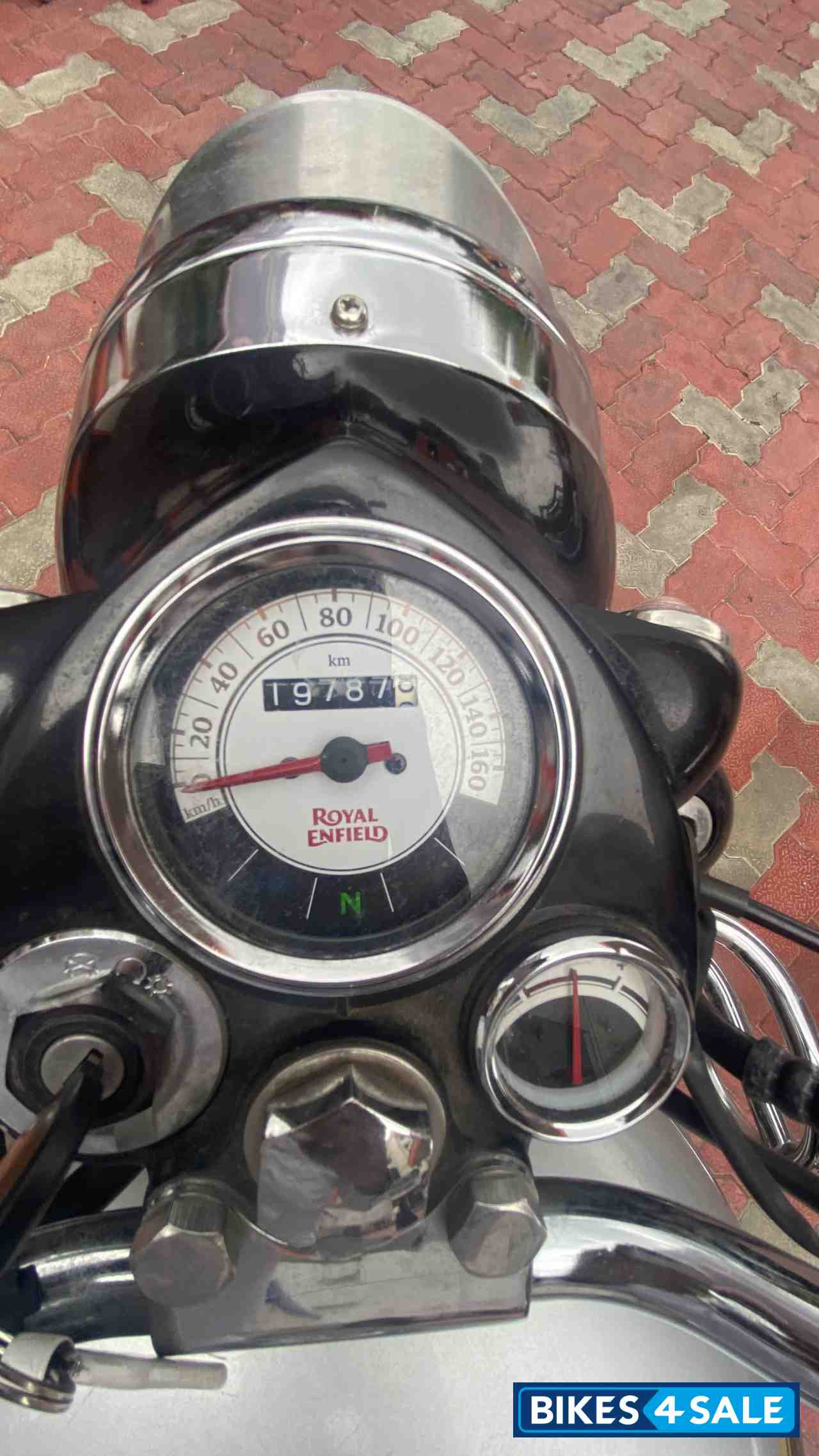 Silver Royal Enfield Classic 350 BS VI Silver Royal Enfield Classic 350 BS VI